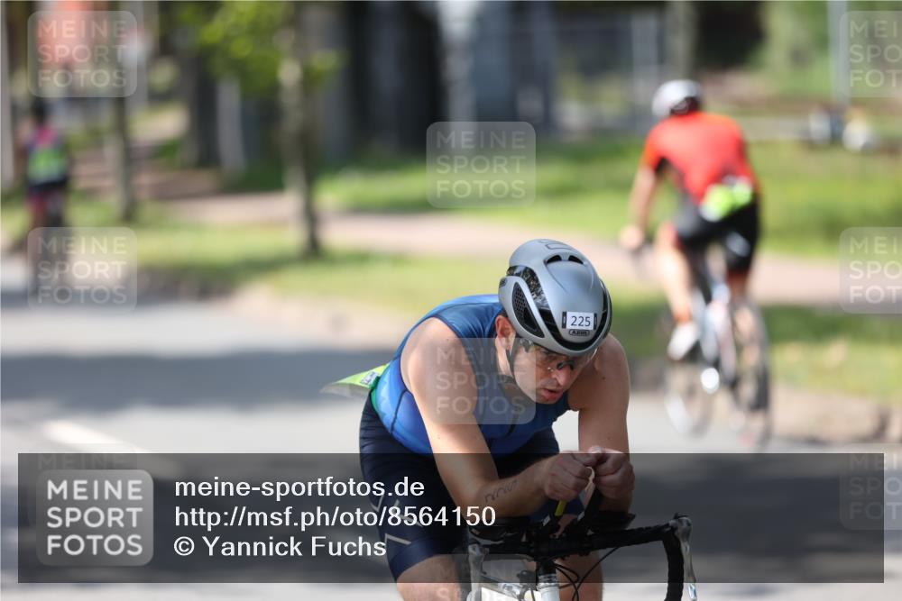 10.08.2025 - GEWOBA Citytriathlon Bremen Yannick Fuchs http://msf.ph/oto/8564150 10.08.2025 14:40:07 Radfahren 52, 59, 69, 139, 225, 274 meine-sportfotos.de