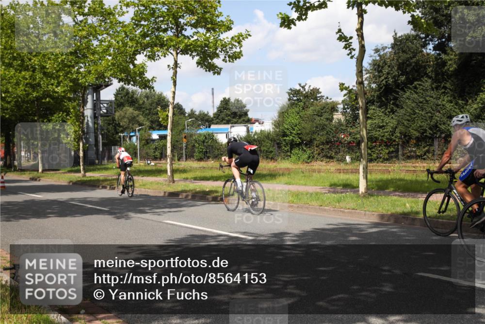 10.08.2025 - GEWOBA Citytriathlon Bremen Yannick Fuchs http://msf.ph/oto/8564153 10.08.2025 12:43:48 Radfahren 608, 837, 842, 907, 925, 954, 955, 1012 meine-sportfotos.de