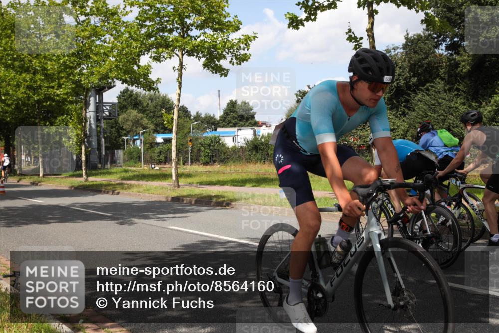 10.08.2025 - GEWOBA Citytriathlon Bremen Yannick Fuchs http://msf.ph/oto/8564160 10.08.2025 12:43:53 Radfahren 608, 842, 907, 925, 954, 1012, 1036 meine-sportfotos.de