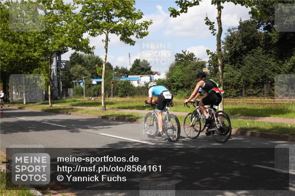 10.08.2025 - GEWOBA Citytriathlon Bremen Yannick Fuchs http://msf.ph/oto/8564161 10.08.2025 12:43:54 Radfahren 608, 842, 907, 908, 925, 954, 1012, 1036 meine-sportfotos.de
