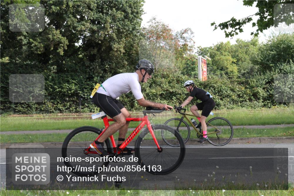 10.08.2025 - GEWOBA Citytriathlon Bremen Yannick Fuchs http://msf.ph/oto/8564163 10.08.2025 10:55:15 Radfahren 19, 163, 211, 219, 397, 418 meine-sportfotos.de