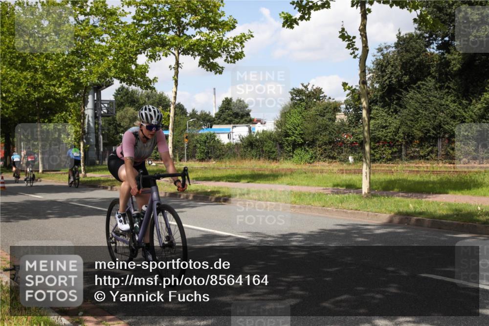 10.08.2025 - GEWOBA Citytriathlon Bremen Yannick Fuchs http://msf.ph/oto/8564164 10.08.2025 12:43:56 Radfahren 608, 907, 908, 954, 1012, 1036 meine-sportfotos.de