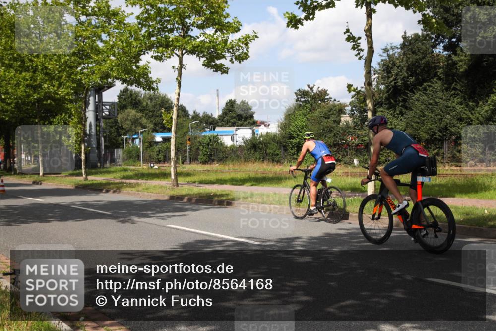 10.08.2025 - GEWOBA Citytriathlon Bremen Yannick Fuchs http://msf.ph/oto/8564168 10.08.2025 12:44:03 Radfahren 608, 661, 731, 908, 954, 1036 meine-sportfotos.de