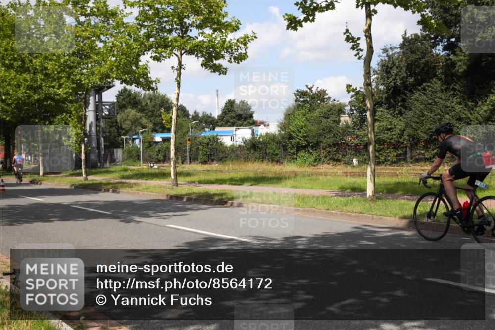 10.08.2025 - GEWOBA Citytriathlon Bremen Yannick Fuchs http://msf.ph/oto/8564172 10.08.2025 12:44:06 Radfahren 608, 661, 693, 703, 731, 908, 954, 1036 meine-sportfotos.de
