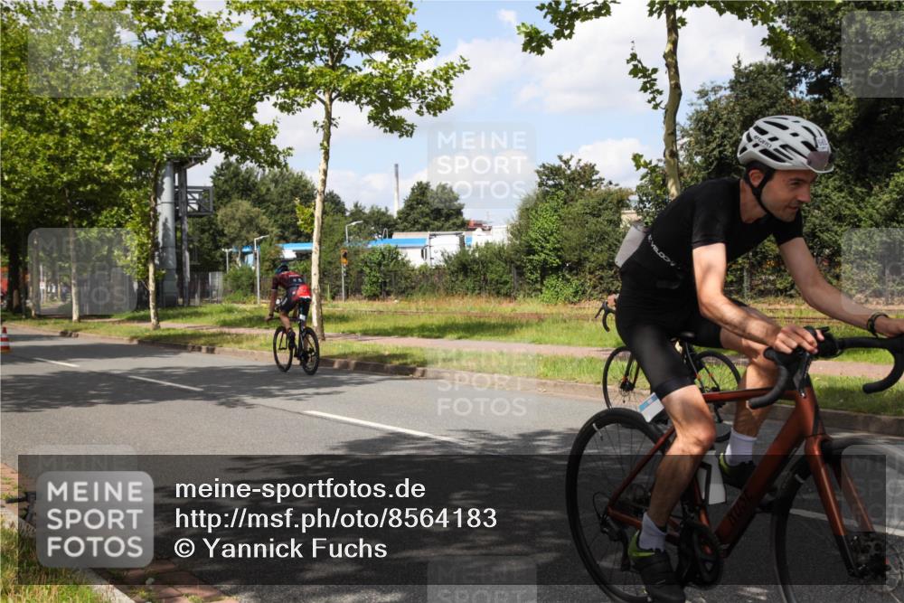 10.08.2025 - GEWOBA Citytriathlon Bremen Yannick Fuchs http://msf.ph/oto/8564183 10.08.2025 12:44:13 Radfahren 661, 669, 693, 703, 713, 731, 746, 908, 965, 1036 meine-sportfotos.de