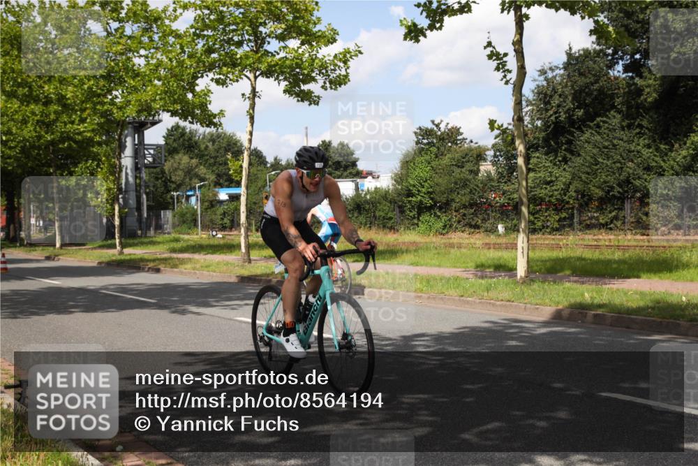 10.08.2025 - GEWOBA Citytriathlon Bremen Yannick Fuchs http://msf.ph/oto/8564194 10.08.2025 12:44:20 Radfahren 661, 669, 693, 703, 713, 731, 746, 911, 965 meine-sportfotos.de