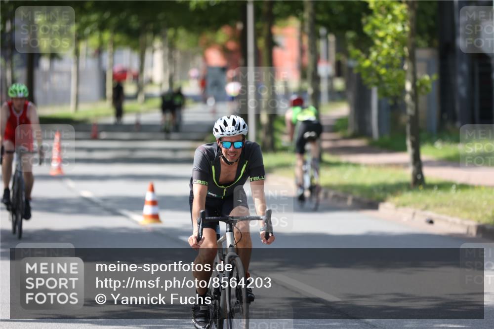 10.08.2025 - GEWOBA Citytriathlon Bremen Yannick Fuchs http://msf.ph/oto/8564203 10.08.2025 14:40:29 Radfahren 29, 47, 131, 242, 258, 297, 529 meine-sportfotos.de