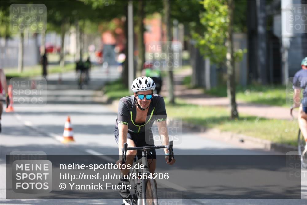 10.08.2025 - GEWOBA Citytriathlon Bremen Yannick Fuchs http://msf.ph/oto/8564206 10.08.2025 14:40:30 Radfahren 29, 47, 131, 242, 258, 297, 529 meine-sportfotos.de