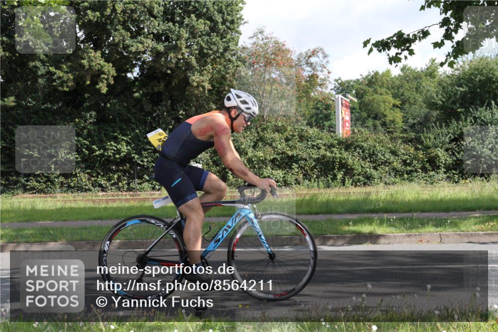 10.08.2025 - GEWOBA Citytriathlon Bremen Yannick Fuchs http://msf.ph/oto/8564211 10.08.2025 10:55:28 Radfahren 19, 163, 211, 219, 397, 444 meine-sportfotos.de