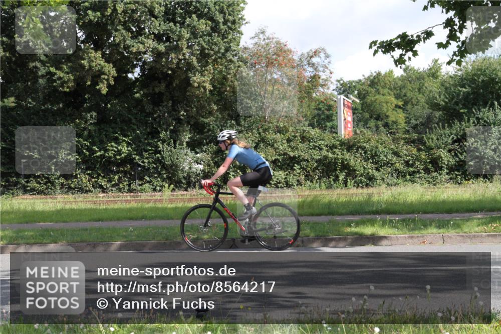 10.08.2025 - GEWOBA Citytriathlon Bremen Yannick Fuchs http://msf.ph/oto/8564217 10.08.2025 10:55:29 Radfahren 19, 211, 219, 397, 444 meine-sportfotos.de