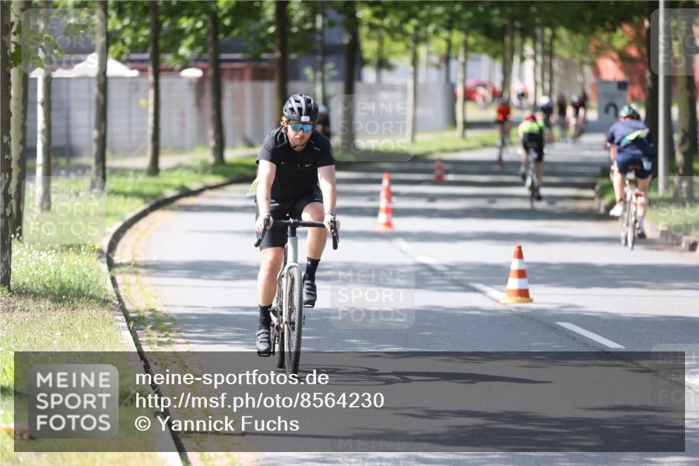 10.08.2025 - GEWOBA Citytriathlon Bremen Yannick Fuchs http://msf.ph/oto/8564230 10.08.2025 14:40:33 Radfahren 29, 47, 131, 186, 211, 242, 258, 289, 297, 529 meine-sportfotos.de