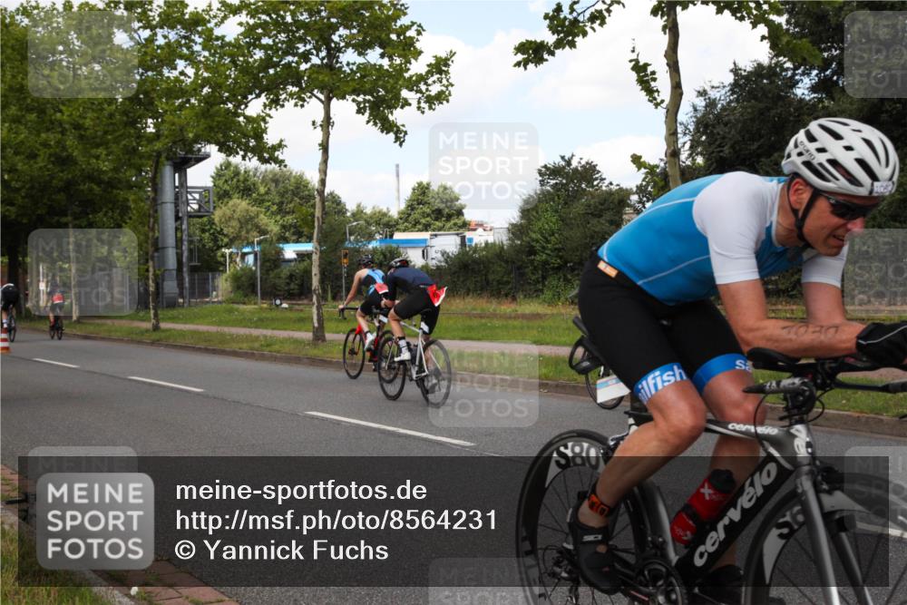 10.08.2025 - GEWOBA Citytriathlon Bremen Yannick Fuchs http://msf.ph/oto/8564231 10.08.2025 12:44:41 Radfahren 586, 607, 638, 800, 809, 819, 958, 1030 meine-sportfotos.de