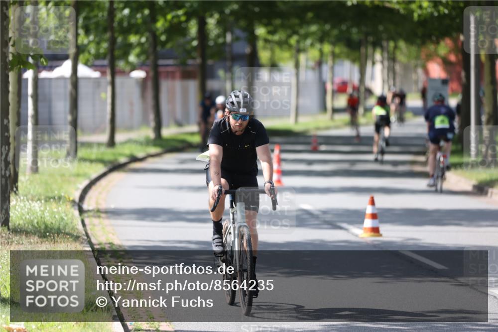 10.08.2025 - GEWOBA Citytriathlon Bremen Yannick Fuchs http://msf.ph/oto/8564235 10.08.2025 14:40:33 Radfahren 29, 47, 131, 186, 211, 242, 258, 289, 297, 529 meine-sportfotos.de
