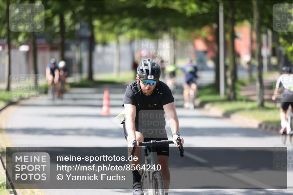 10.08.2025 - GEWOBA Citytriathlon Bremen Yannick Fuchs http://msf.ph/oto/8564240 10.08.2025 14:40:34 Radfahren 29, 47, 131, 186, 211, 242, 258, 289, 297, 529 meine-sportfotos.de