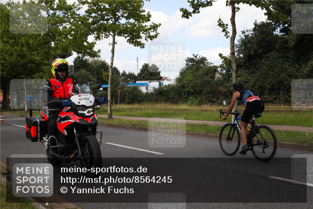 10.08.2025 - GEWOBA Citytriathlon Bremen Yannick Fuchs http://msf.ph/oto/8564245 10.08.2025 12:44:52 Radfahren 607, 638, 647, 716, 727, 786, 809, 816, 819, 958, 1030 meine-sportfotos.de