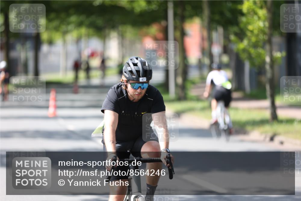 10.08.2025 - GEWOBA Citytriathlon Bremen Yannick Fuchs http://msf.ph/oto/8564246 10.08.2025 14:40:34 Radfahren 29, 47, 131, 186, 211, 242, 258, 289, 297, 529 meine-sportfotos.de