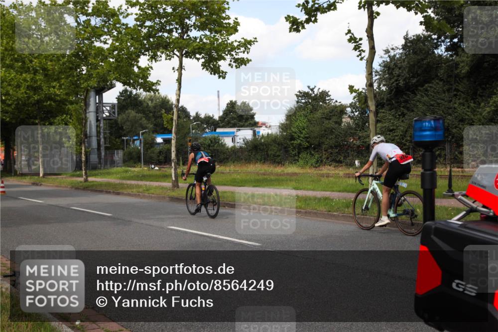 10.08.2025 - GEWOBA Citytriathlon Bremen Yannick Fuchs http://msf.ph/oto/8564249 10.08.2025 12:44:52 Radfahren 607, 638, 647, 716, 727, 786, 809, 816, 819, 958, 1030 meine-sportfotos.de