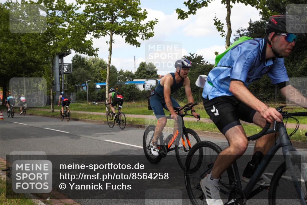 10.08.2025 - GEWOBA Citytriathlon Bremen Yannick Fuchs http://msf.ph/oto/8564258 10.08.2025 12:44:56 Radfahren 638, 647, 716, 727, 786, 809, 816, 958 meine-sportfotos.de