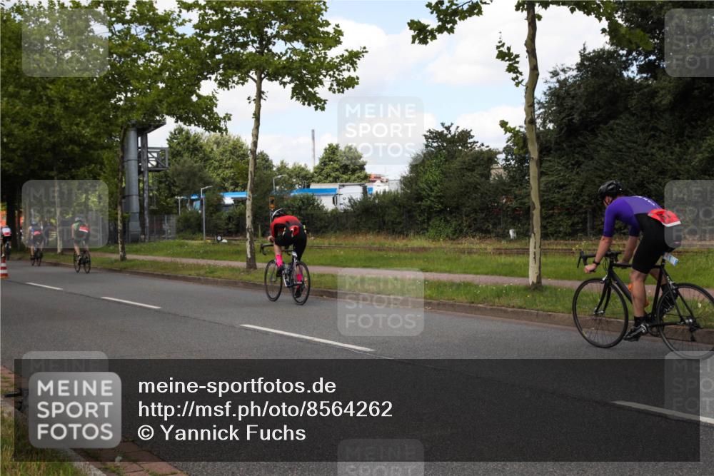 10.08.2025 - GEWOBA Citytriathlon Bremen Yannick Fuchs http://msf.ph/oto/8564262 10.08.2025 12:44:57 Radfahren 638, 647, 716, 727, 786, 808, 809, 816, 958 meine-sportfotos.de
