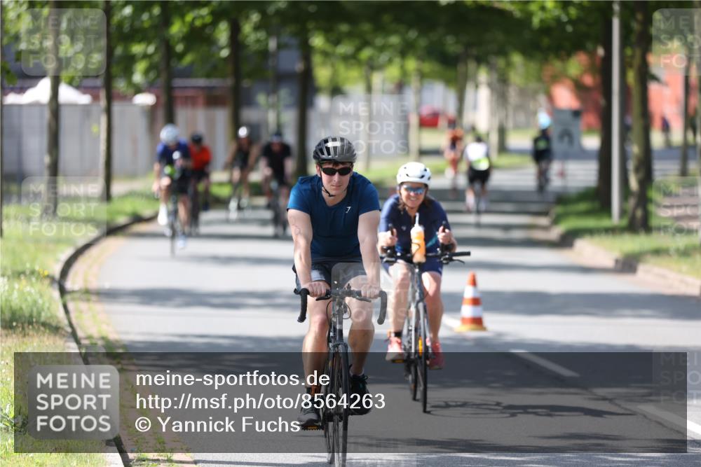 10.08.2025 - GEWOBA Citytriathlon Bremen Yannick Fuchs http://msf.ph/oto/8564263 10.08.2025 14:40:39 Radfahren 29, 47, 131, 186, 211, 224, 242, 258, 289, 297, 529 meine-sportfotos.de
