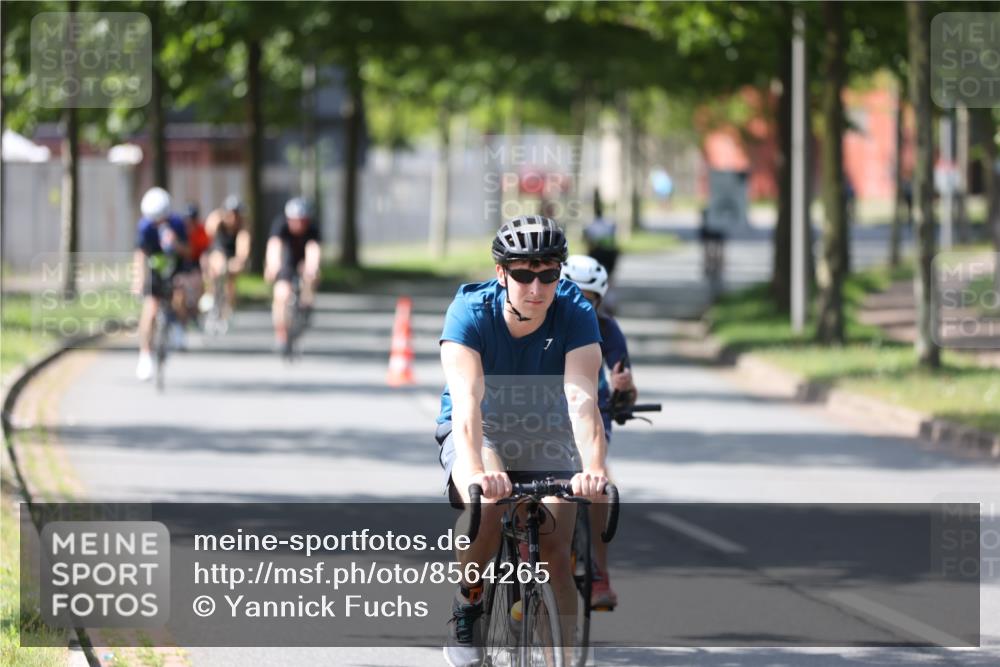 10.08.2025 - GEWOBA Citytriathlon Bremen Yannick Fuchs http://msf.ph/oto/8564265 10.08.2025 14:40:40 Radfahren 29, 47, 131, 186, 211, 224, 242, 258, 289, 297, 529 meine-sportfotos.de