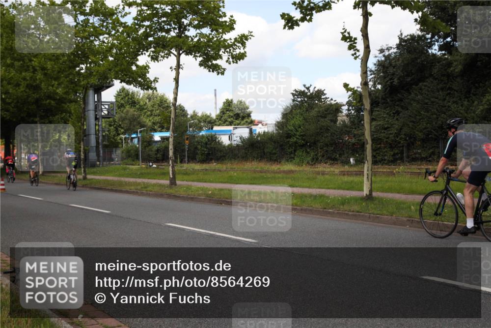 10.08.2025 - GEWOBA Citytriathlon Bremen Yannick Fuchs http://msf.ph/oto/8564269 10.08.2025 12:45:00 Radfahren 638, 647, 716, 727, 786, 808, 809, 816 meine-sportfotos.de