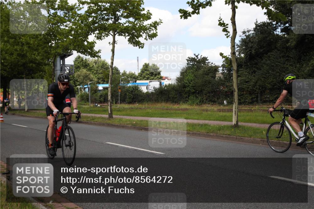 10.08.2025 - GEWOBA Citytriathlon Bremen Yannick Fuchs http://msf.ph/oto/8564272 10.08.2025 12:45:01 Radfahren 638, 647, 716, 727, 786, 808, 816 meine-sportfotos.de