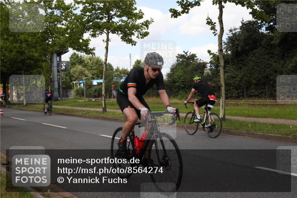 10.08.2025 - GEWOBA Citytriathlon Bremen Yannick Fuchs http://msf.ph/oto/8564274 10.08.2025 12:45:02 Radfahren 633, 638, 647, 716, 727, 786, 808, 816 meine-sportfotos.de