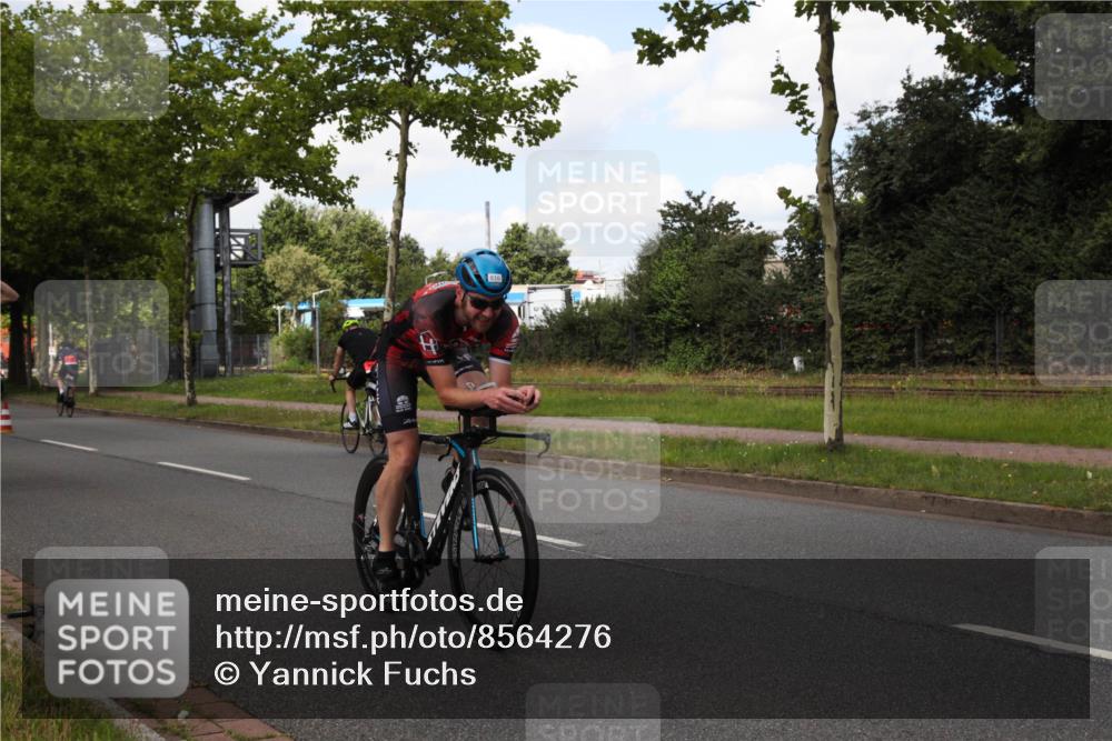 10.08.2025 - GEWOBA Citytriathlon Bremen Yannick Fuchs http://msf.ph/oto/8564276 10.08.2025 12:45:03 Radfahren 633, 638, 647, 716, 727, 786, 808, 816 meine-sportfotos.de