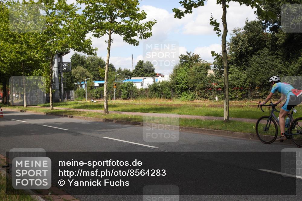 10.08.2025 - GEWOBA Citytriathlon Bremen Yannick Fuchs http://msf.ph/oto/8564283 10.08.2025 12:45:09 Radfahren 633, 647, 712, 716, 727, 786, 808, 816, 828 meine-sportfotos.de