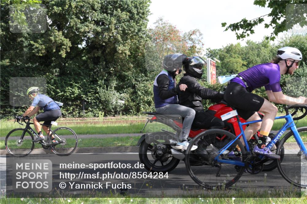 10.08.2025 - GEWOBA Citytriathlon Bremen Yannick Fuchs http://msf.ph/oto/8564284 10.08.2025 10:55:55 Radfahren 93, 117, 119, 207, 480, 485 meine-sportfotos.de
