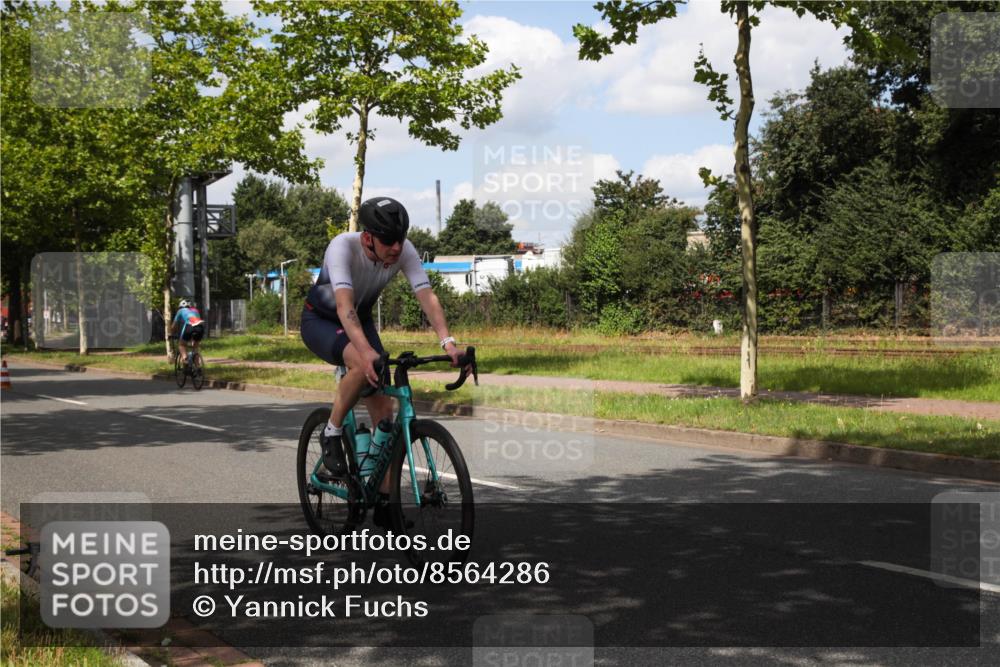 10.08.2025 - GEWOBA Citytriathlon Bremen Yannick Fuchs http://msf.ph/oto/8564286 10.08.2025 12:45:11 Radfahren 633, 647, 712, 727, 786, 808, 816, 828, 851 meine-sportfotos.de