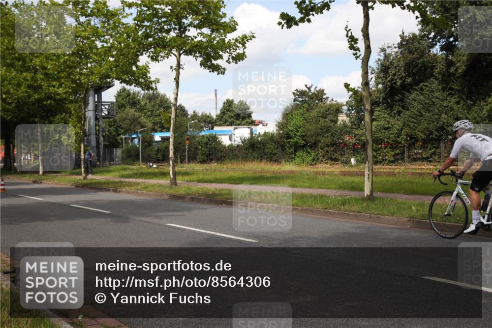 10.08.2025 - GEWOBA Citytriathlon Bremen Yannick Fuchs http://msf.ph/oto/8564306 10.08.2025 12:45:28 Radfahren 676, 712, 724, 828, 851, 930, 939, 946, 1022 meine-sportfotos.de
