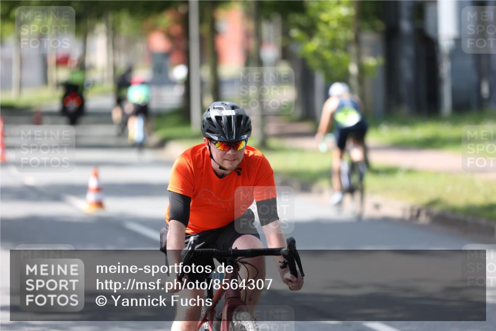 10.08.2025 - GEWOBA Citytriathlon Bremen Yannick Fuchs http://msf.ph/oto/8564307 10.08.2025 14:40:45 Radfahren 29, 131, 177, 186, 211, 224, 289, 297, 529 meine-sportfotos.de