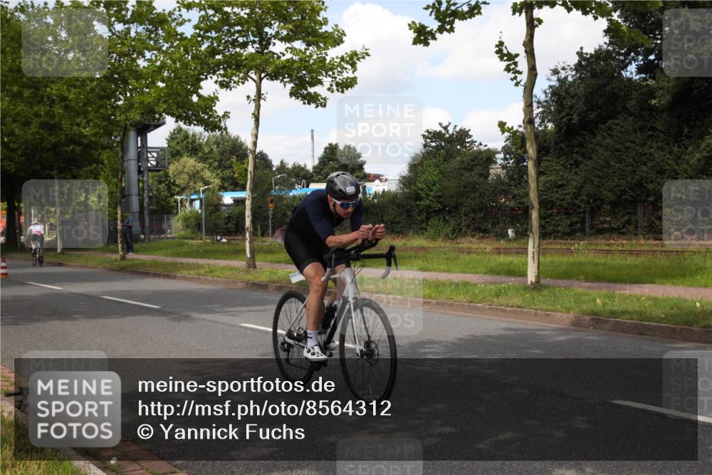 10.08.2025 - GEWOBA Citytriathlon Bremen Yannick Fuchs http://msf.ph/oto/8564312 10.08.2025 12:45:32 Radfahren 676, 724, 828, 851, 930, 939, 946, 1022 meine-sportfotos.de