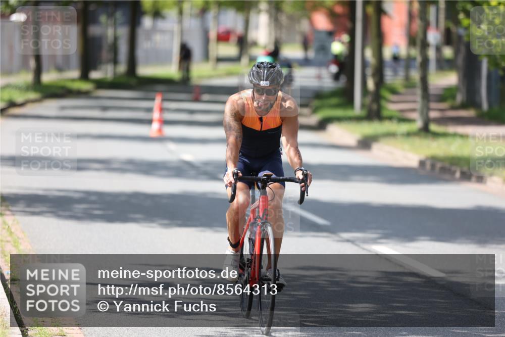 10.08.2025 - GEWOBA Citytriathlon Bremen Yannick Fuchs http://msf.ph/oto/8564313 10.08.2025 14:40:49 Radfahren 29, 131, 177, 186, 211, 224, 289, 529 meine-sportfotos.de