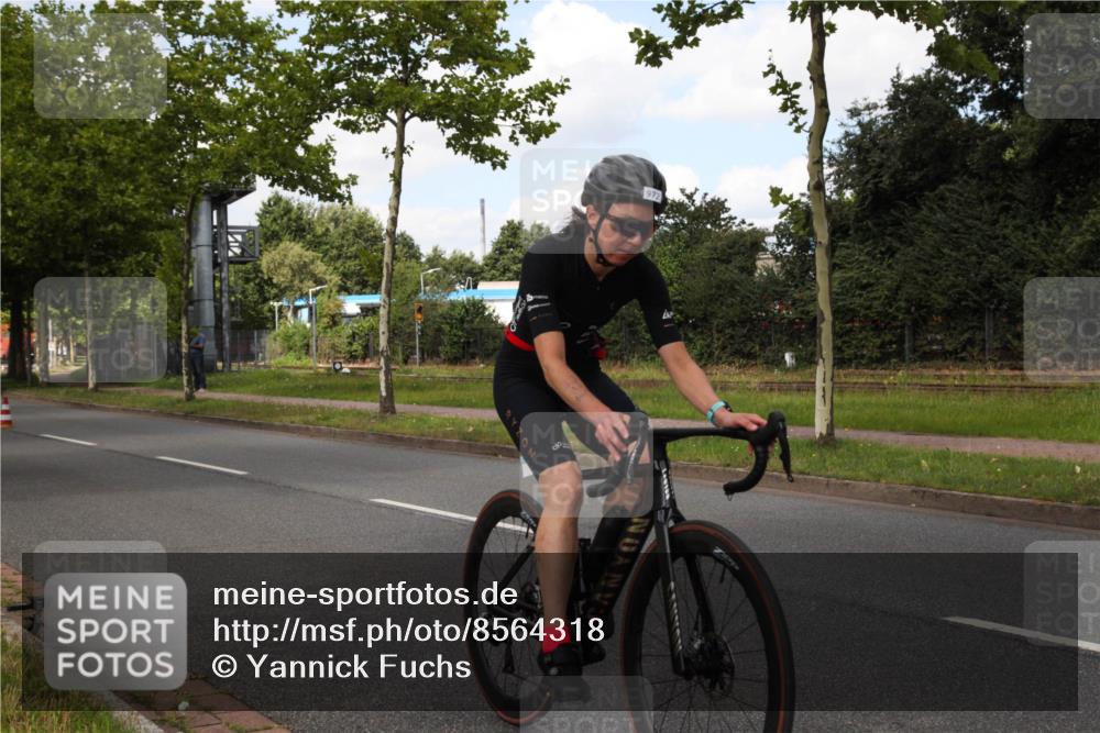 10.08.2025 - GEWOBA Citytriathlon Bremen Yannick Fuchs http://msf.ph/oto/8564318 10.08.2025 12:45:35 Radfahren 676, 724, 748, 771, 851, 930, 939, 946, 1022 meine-sportfotos.de