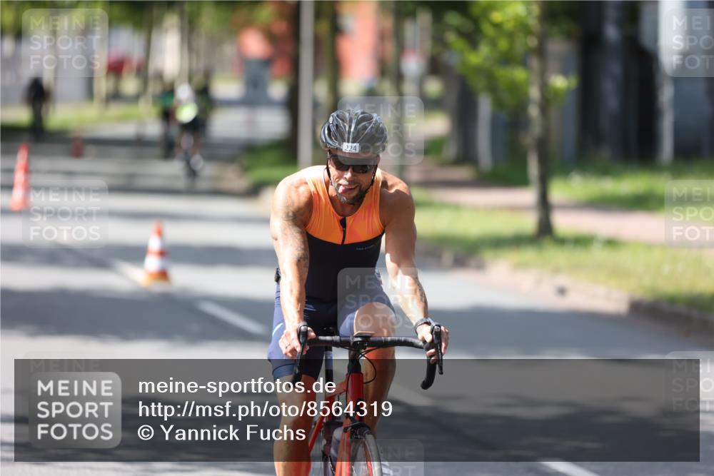 10.08.2025 - GEWOBA Citytriathlon Bremen Yannick Fuchs http://msf.ph/oto/8564319 10.08.2025 14:40:49 Radfahren 29, 131, 177, 186, 211, 224, 289, 529 meine-sportfotos.de