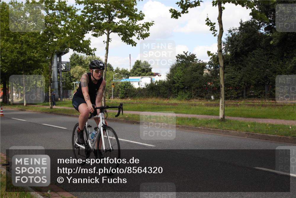 10.08.2025 - GEWOBA Citytriathlon Bremen Yannick Fuchs http://msf.ph/oto/8564320 10.08.2025 12:45:36 Radfahren 676, 724, 748, 771, 930, 939, 946, 1022 meine-sportfotos.de