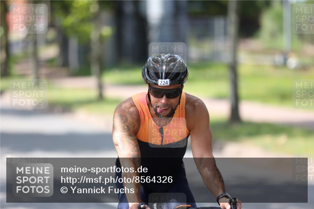 10.08.2025 - GEWOBA Citytriathlon Bremen Yannick Fuchs http://msf.ph/oto/8564326 10.08.2025 14:40:50 Radfahren 29, 131, 177, 186, 211, 224, 289, 529 meine-sportfotos.de