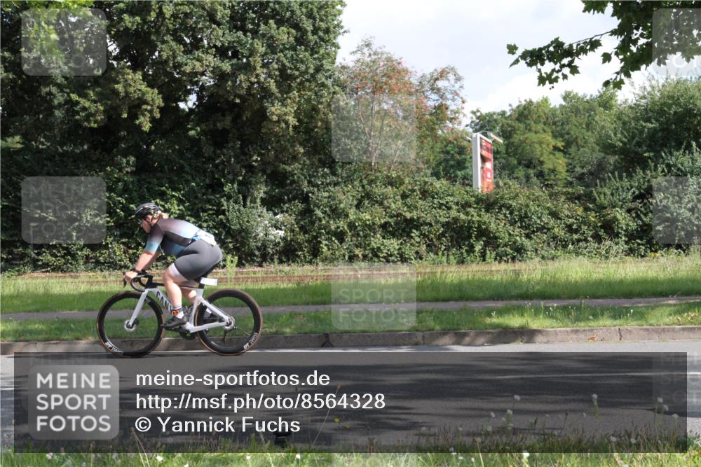 10.08.2025 - GEWOBA Citytriathlon Bremen Yannick Fuchs http://msf.ph/oto/8564328 10.08.2025 10:56:10 Radfahren 69, 99, 119, 429, 464, 466, 485, 497 meine-sportfotos.de