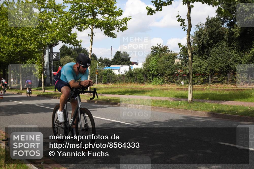 10.08.2025 - GEWOBA Citytriathlon Bremen Yannick Fuchs http://msf.ph/oto/8564333 10.08.2025 12:45:45 Radfahren 574, 651, 674, 676, 685, 697, 748, 771, 812, 898, 928, 930, 939 meine-sportfotos.de