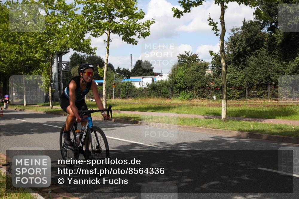 10.08.2025 - GEWOBA Citytriathlon Bremen Yannick Fuchs http://msf.ph/oto/8564336 10.08.2025 12:45:46 Radfahren 574, 651, 674, 685, 697, 748, 771, 812, 898, 928, 930, 939 meine-sportfotos.de