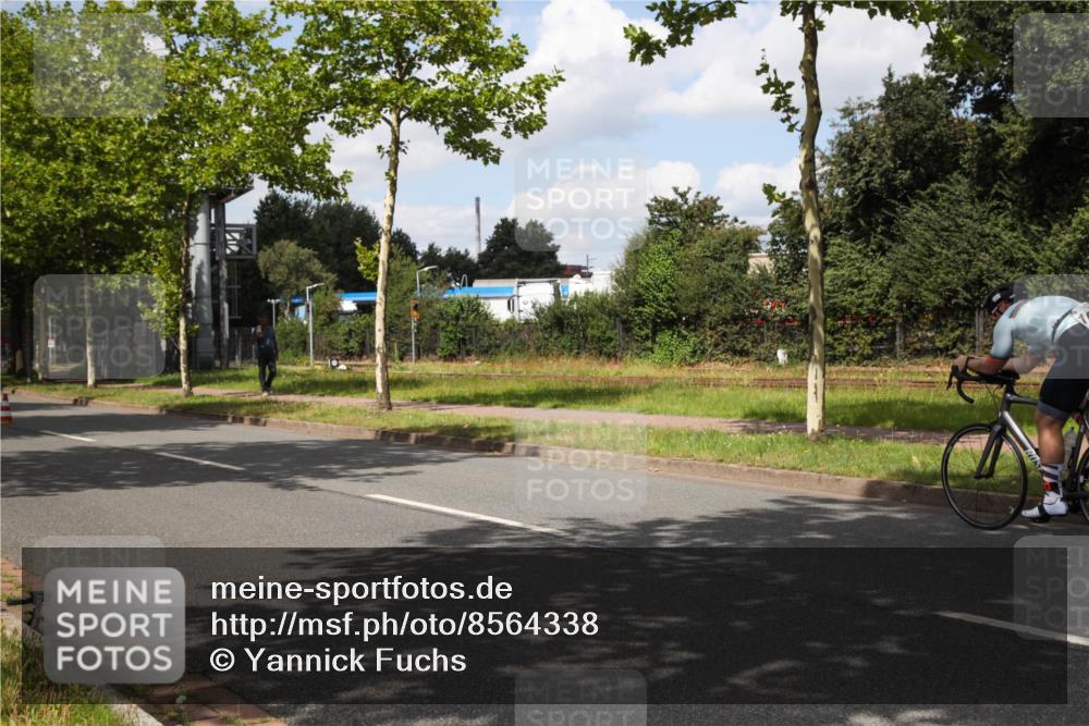 10.08.2025 - GEWOBA Citytriathlon Bremen Yannick Fuchs http://msf.ph/oto/8564338 10.08.2025 12:45:48 Radfahren 574, 651, 674, 685, 697, 748, 771, 812, 898, 928, 930, 939 meine-sportfotos.de