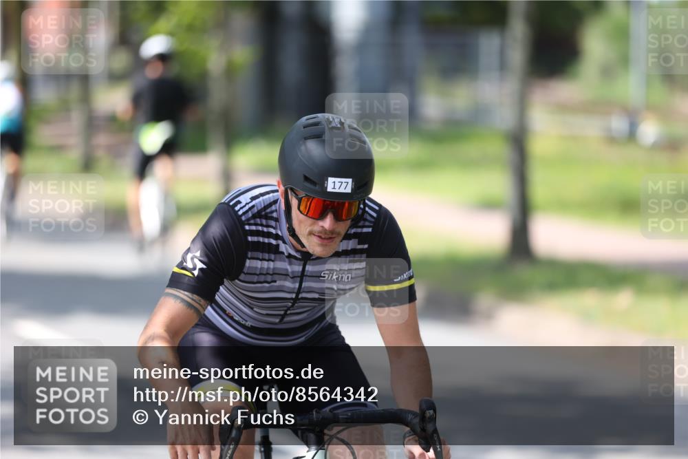 10.08.2025 - GEWOBA Citytriathlon Bremen Yannick Fuchs http://msf.ph/oto/8564342 10.08.2025 14:40:59 Radfahren 103, 142, 177, 204, 224, 253, 432, 476, 477 meine-sportfotos.de