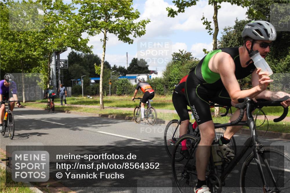 10.08.2025 - GEWOBA Citytriathlon Bremen Yannick Fuchs http://msf.ph/oto/8564352 10.08.2025 12:45:51 Radfahren 574, 651, 674, 685, 697, 748, 771, 812, 898, 928 meine-sportfotos.de