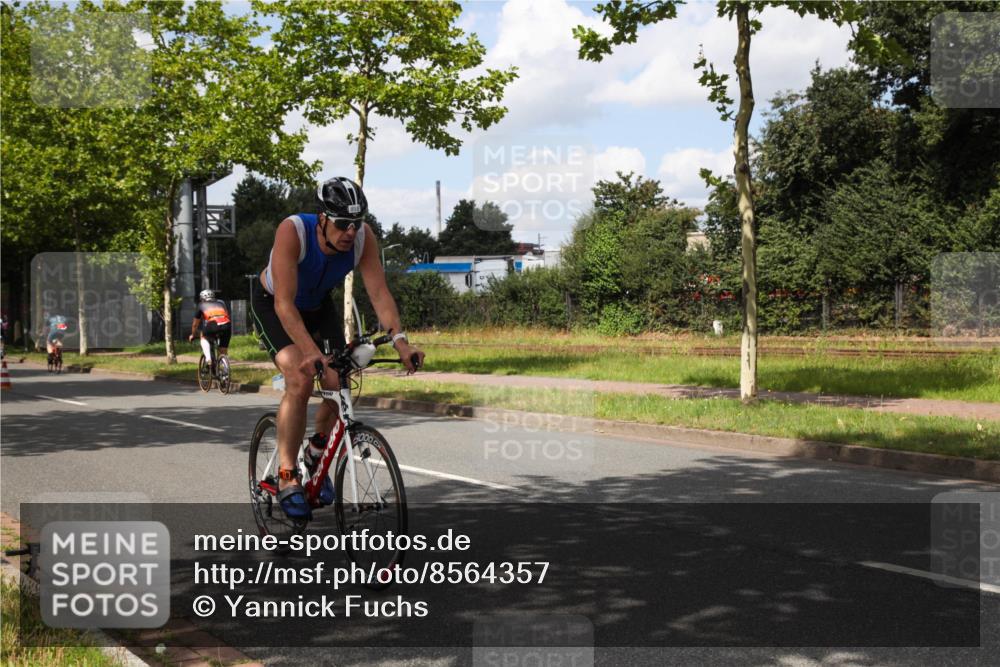 10.08.2025 - GEWOBA Citytriathlon Bremen Yannick Fuchs http://msf.ph/oto/8564357 10.08.2025 12:45:52 Radfahren 574, 651, 674, 685, 697, 748, 771, 812, 898, 928, 929 meine-sportfotos.de