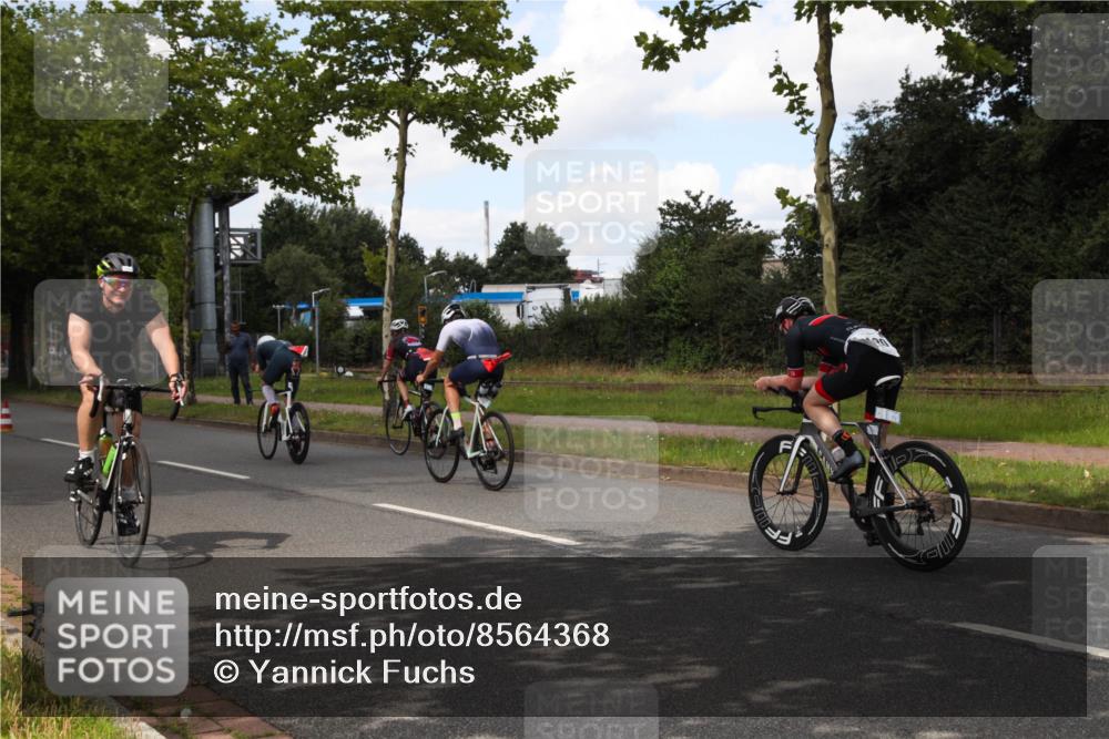 10.08.2025 - GEWOBA Citytriathlon Bremen Yannick Fuchs http://msf.ph/oto/8564368 10.08.2025 12:45:57 Radfahren 574, 651, 674, 685, 697, 748, 771, 812, 898, 928, 929 meine-sportfotos.de