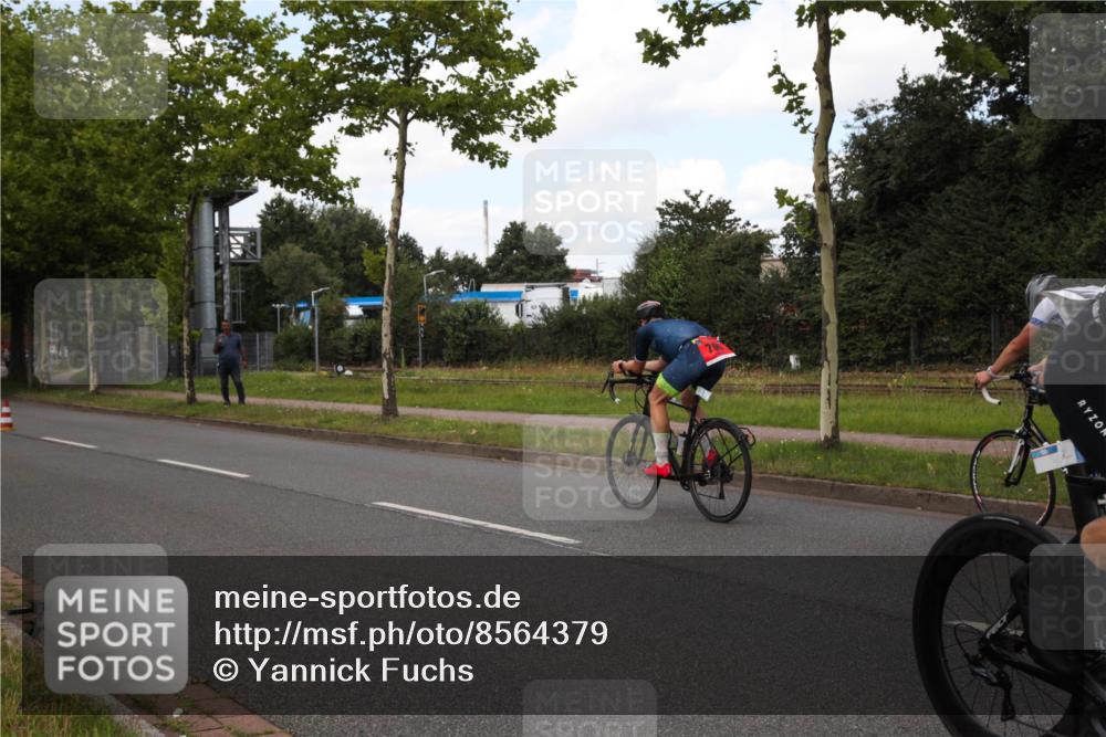10.08.2025 - GEWOBA Citytriathlon Bremen Yannick Fuchs http://msf.ph/oto/8564379 10.08.2025 12:46:09 Radfahren 674, 685, 929, 948, 1011 meine-sportfotos.de