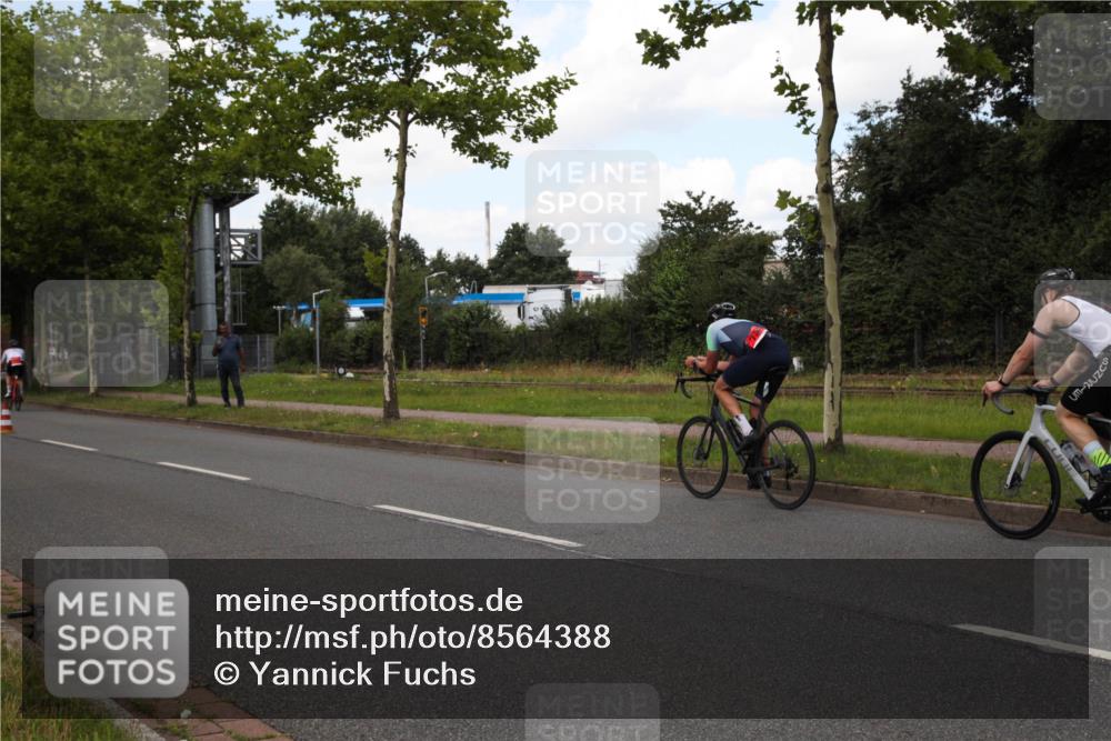 10.08.2025 - GEWOBA Citytriathlon Bremen Yannick Fuchs http://msf.ph/oto/8564388 10.08.2025 12:46:18 Radfahren 625, 948, 1011 meine-sportfotos.de